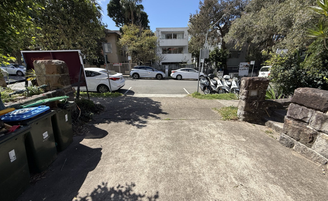 Bondi Beach Parking - 2min walk