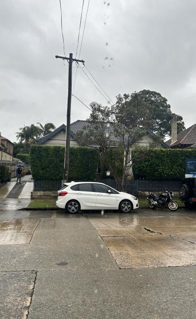 Parking in a private small Cremorne apartment residence. Close to bus to Cremorne Point Ferry.