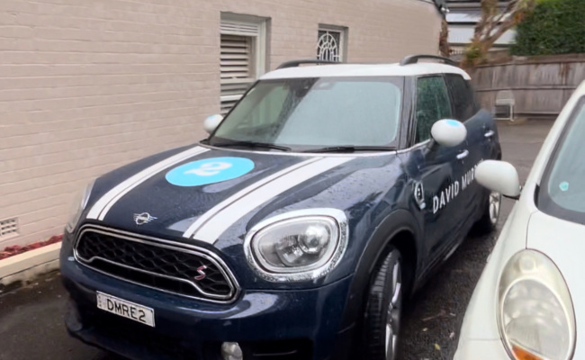 Parking in a private small Cremorne apartment residence. Close to bus to Cremorne Point Ferry.