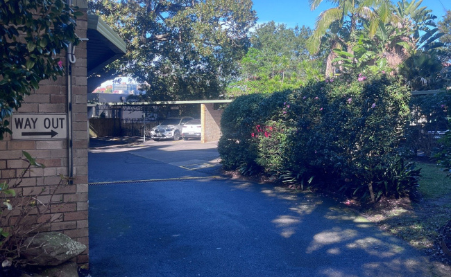 Undercover park - 5min to Edgecliff station
