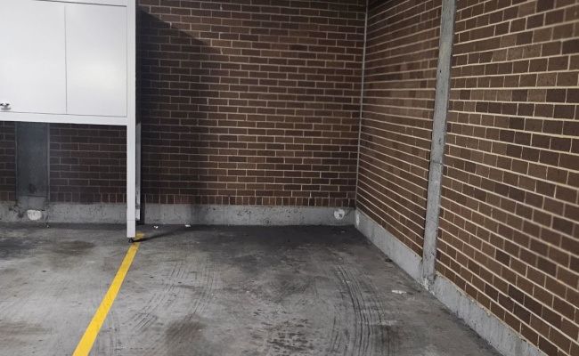 Parking Space close to Wynyard Station very convenient