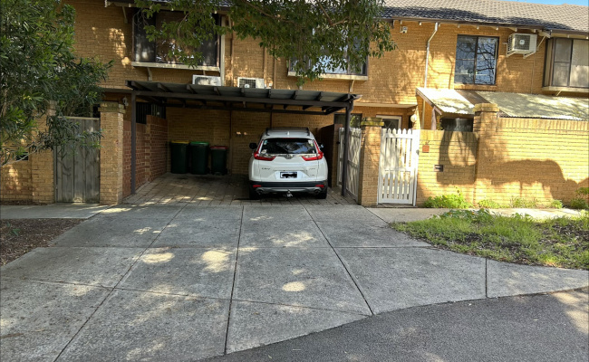 Undercover car bay 5mins walk from QEII Medical Centre, SCGH, PCH etc