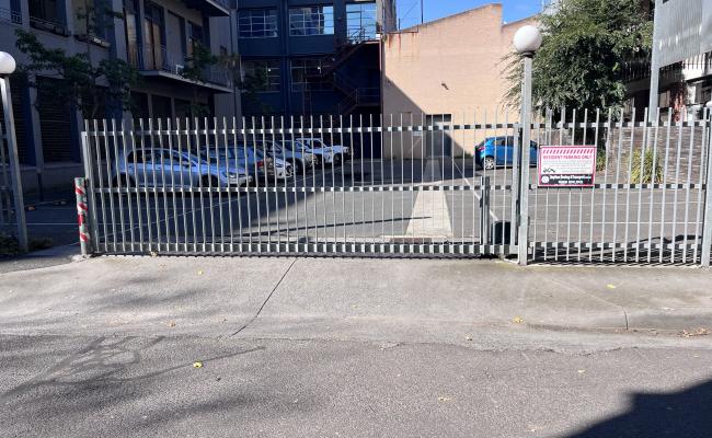 Secure parking lot space 10 min walk from the MCG