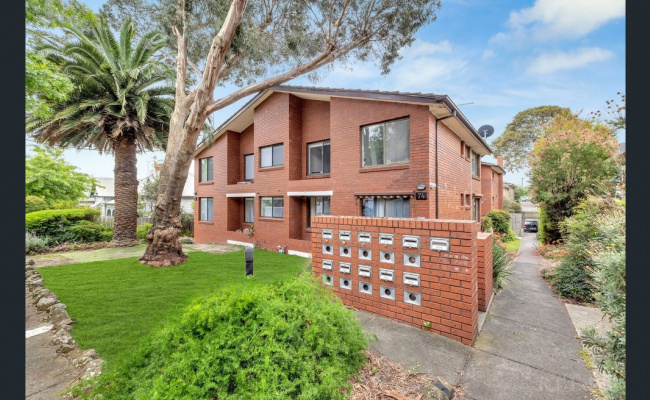 Outdoor lot parking on Thames Street in Box Hill North Victoria