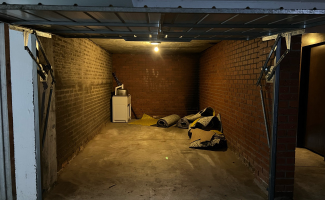 Great lockup garage parking or storage space near Box Hill