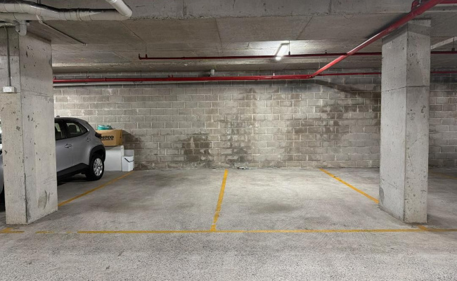 Convenient parking space in Strathfield/Homebush