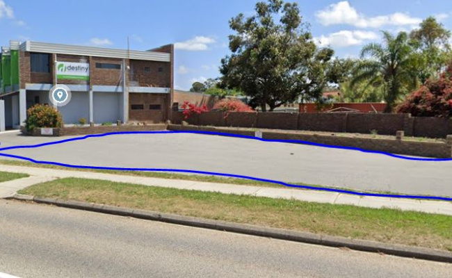 Middle Swan - Great Outside Parking for Large Vehicles (Bus, Trucks, etc.)