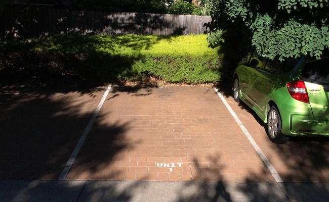 Outdoor lot parking on Torrens Street in Braddon