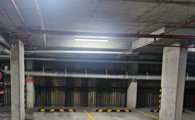 Safe Underground Apartment Parking (CLOSE TO LIDCOMBE STATION)