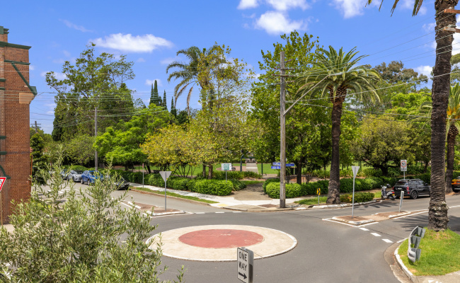Parking space in the heart of Ashfield