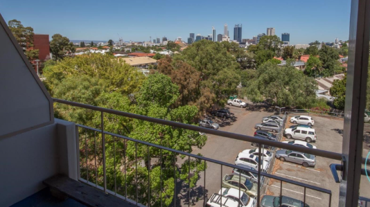 Great parking space close to CBD, short walk for free bus to CBD - paid bus at gate