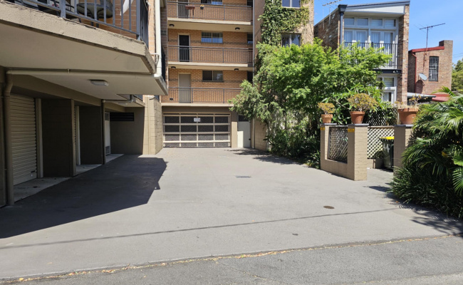 Spacious, easily accessible spot near Chippendale and Redfern