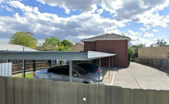 Parking space behind Essendon station