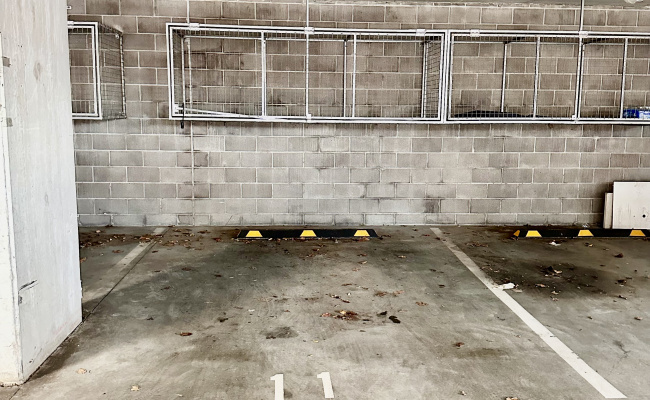 Secured indoor lot parking just 3 minutes walk to Springvale Station
