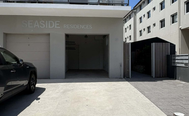 Double Parking Bondi - Lock up garage and spot
