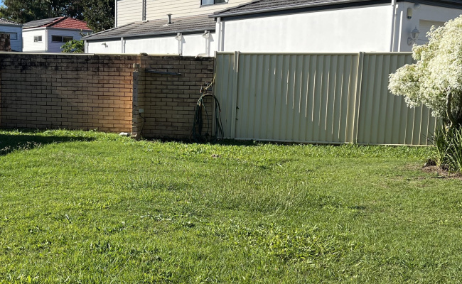 Large gated parking - Near Ferny Grove and Airport train - PLUS 130 and 140 bus