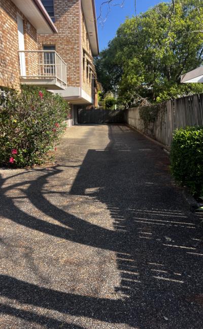 Secure Driveway Parking 5 Min Walk to Indooroopilly Station & Shops
