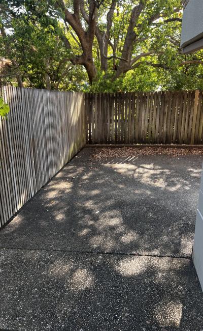 Secure Driveway Parking 5 Min Walk to Indooroopilly Station & Shops