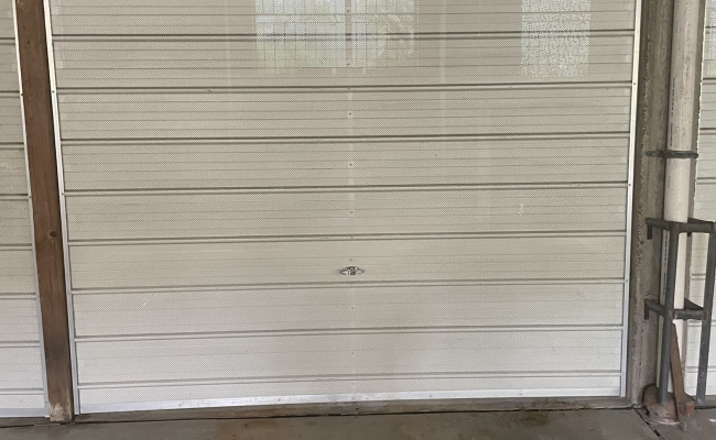Lock up car space 8min walk from Macquarie University