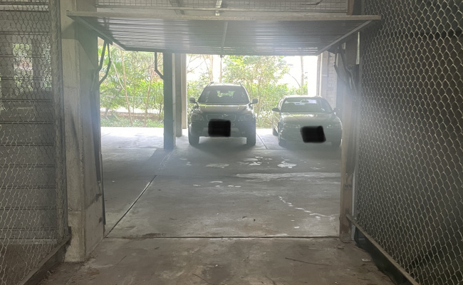 Lock up car space 8min walk from Macquarie University
