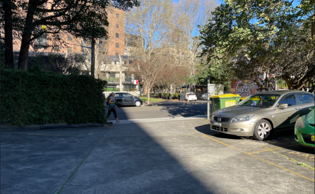 Secure Parking Space 12min walk to USYD, 20min to CBD