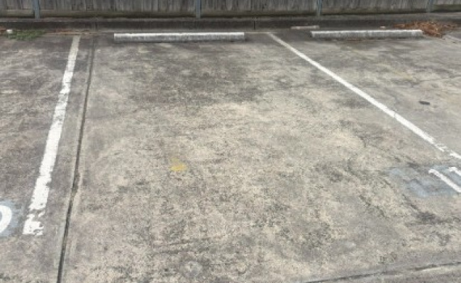 Great Outdoor Parking near Camberwell Junction - Available MONDAY - THURSDAY ONLY