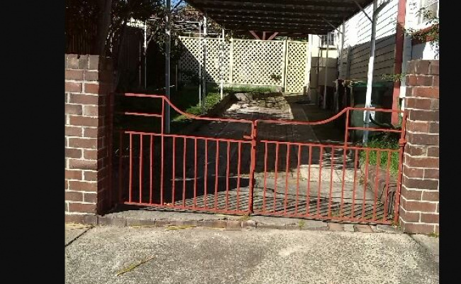 Parking near Dulwich Hill shops and High School