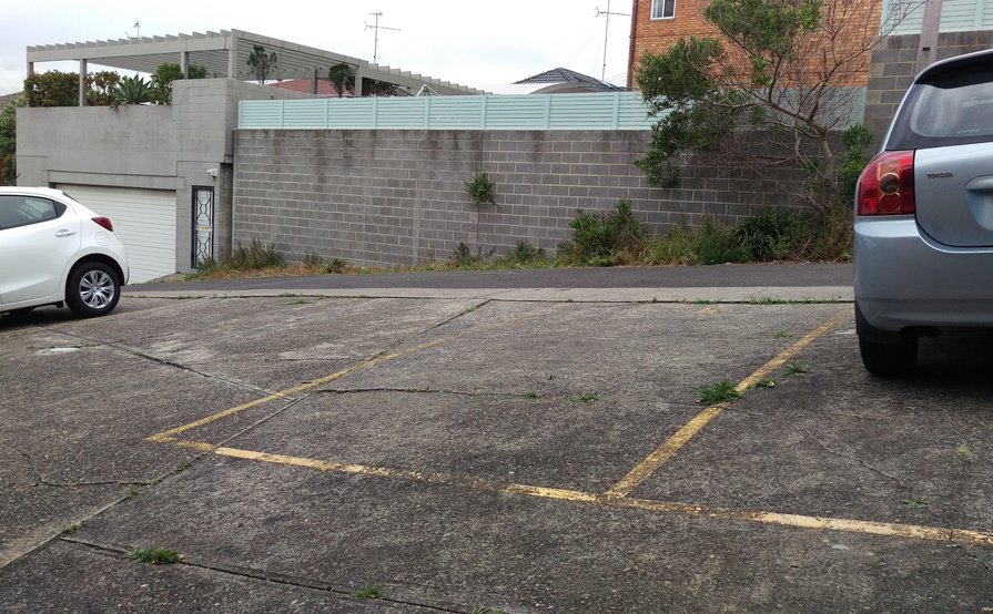 Outside parking on Campbell St in Clovelly